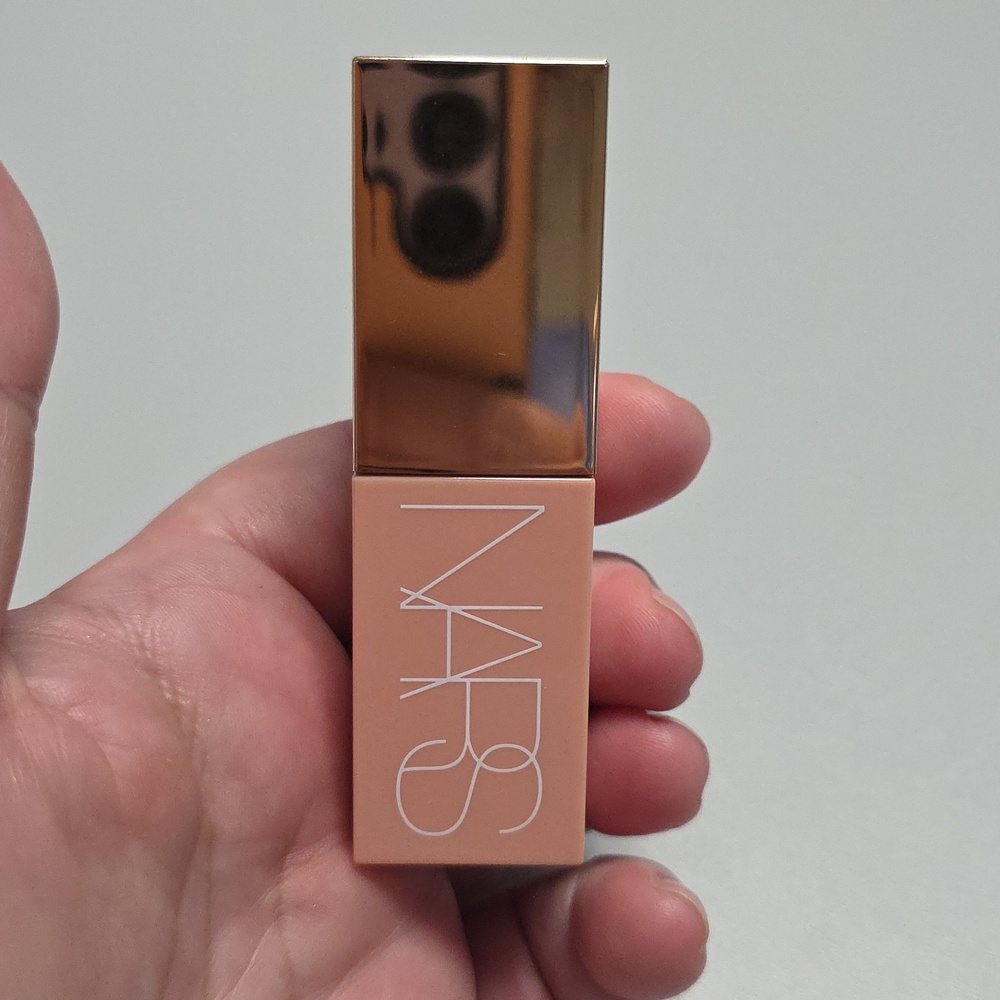 NARS Afterglow Liquid Blush in Wanderlust - Picture 3 of 3